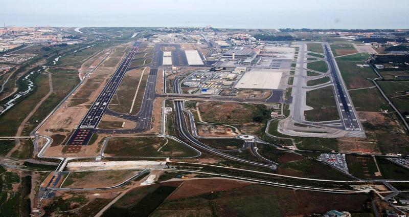 Málaga airport's 2nd runway to open on 26 June